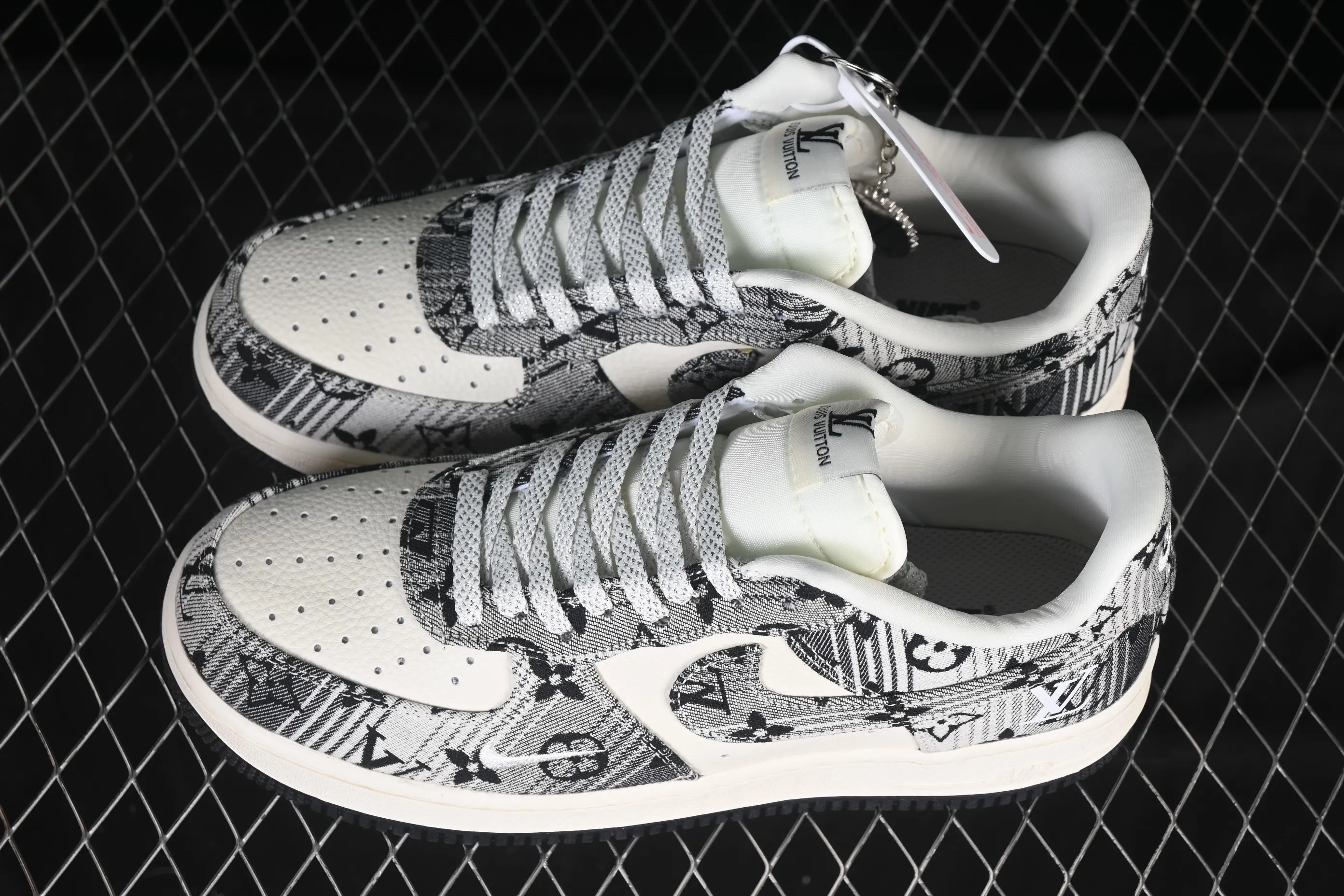 All categories Nk Air Force 1 Air Force series Nk Air Force 1 Low Air Force low-top Nike Air Force 1'07 Low LV joint gray floral cloth Air Force 1 low-top casual sneakers DF0188-077